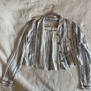 lightweight flowy button up blouse